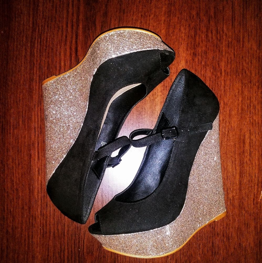 Like New Steve Madden 'Operaa' Wedges